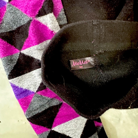 Tight woman - Picture 2 of 2